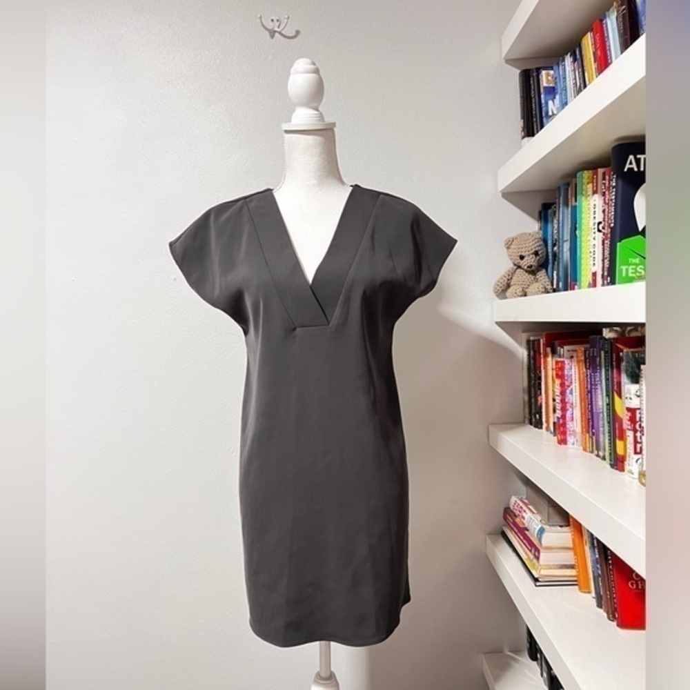 Amanda Uprichard gray short dress. Size Small (p)